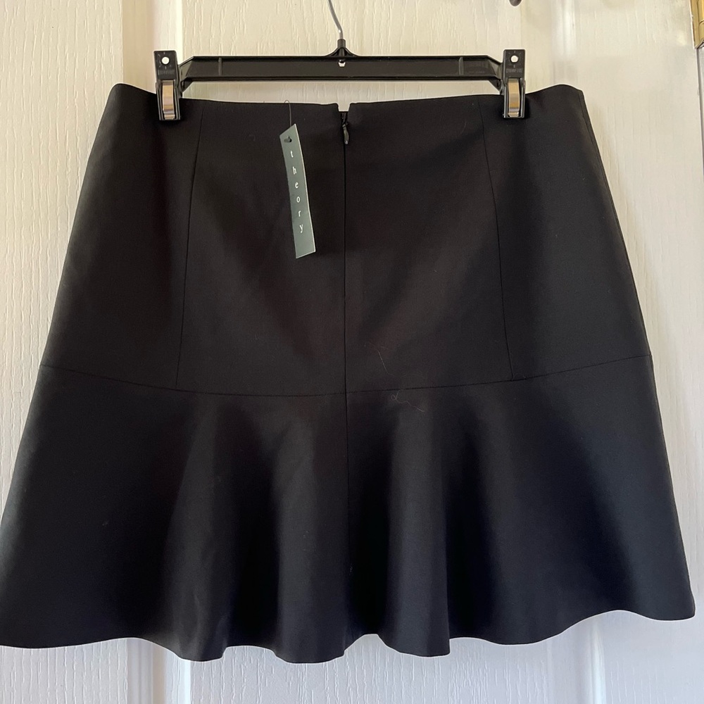 Elegant Black Women's Skirt - Picture 2 of 4